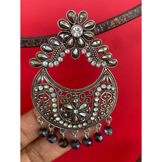Traditional Kundan Dangle Black Stud Earrings for women Traditional Kundan Dangle Black Stud Earrings for women