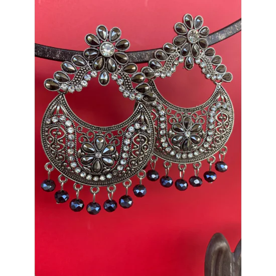 Traditional Kundan Dangle Black Stud Earrings for women Traditional Kundan Dangle Black Stud Earrings for women